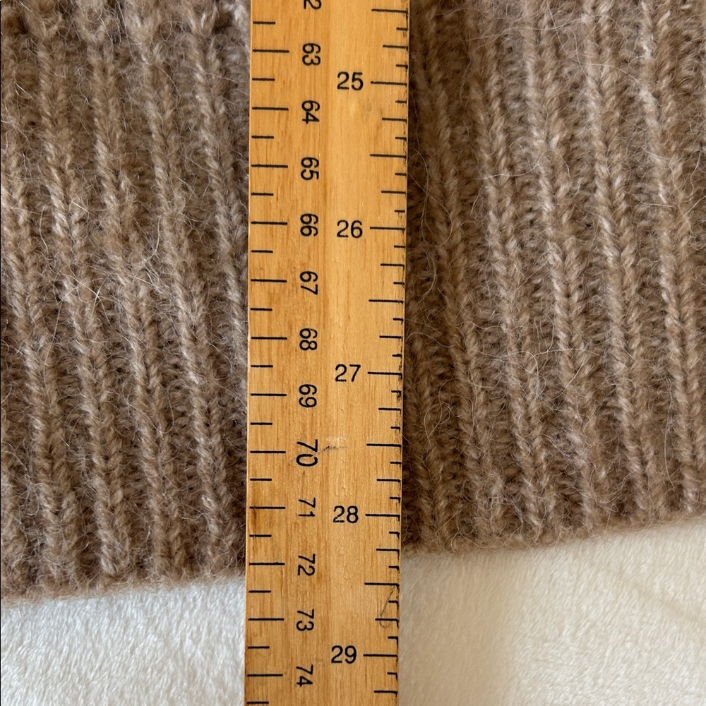 Zara Oversized Taupe Ribbed V-Neck Cardigan + Bonus separate Faux fur shawl - Picture 13 of 14